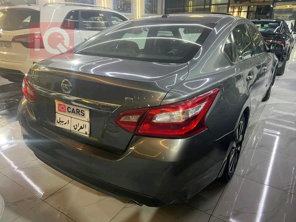 نيسان ألتيما